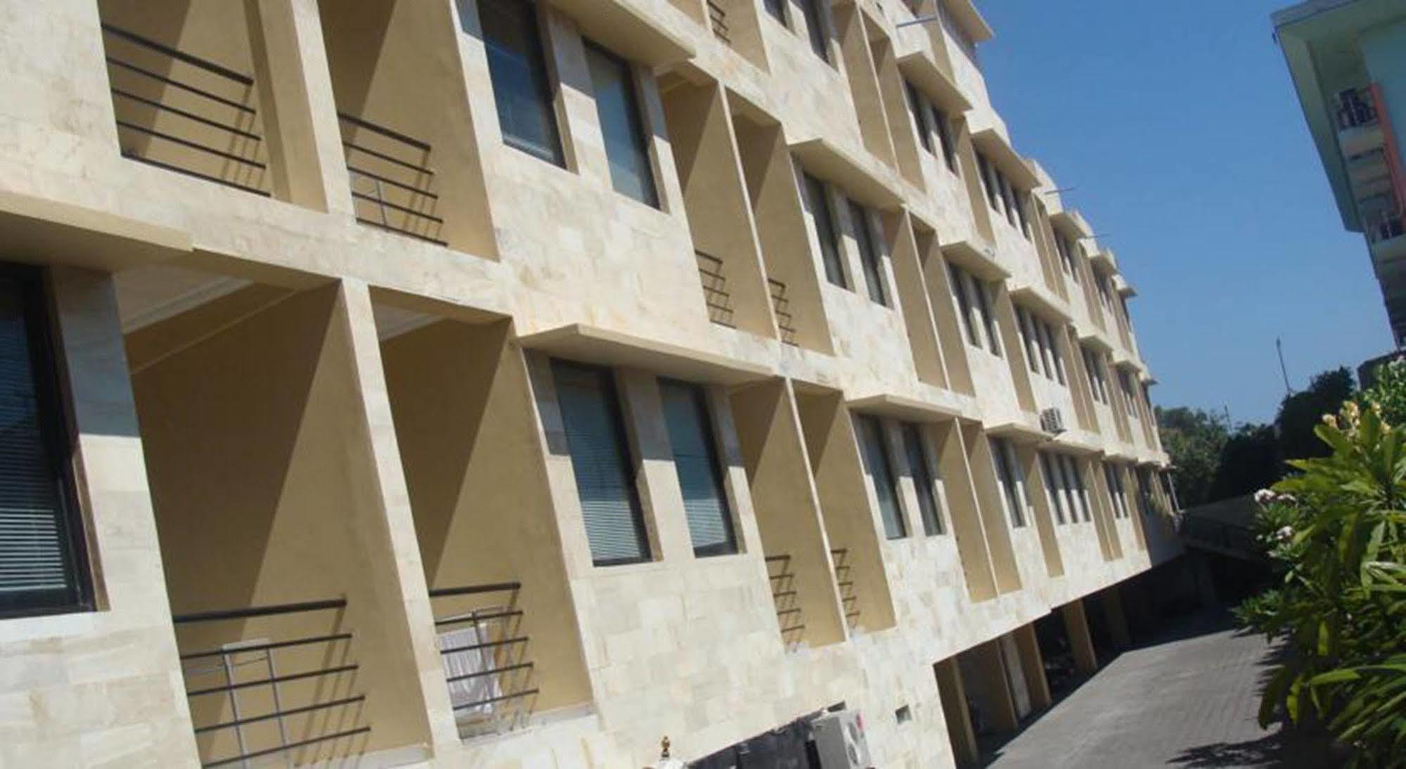 Arya Hotel & Spa Kuta Lombok Exterior foto